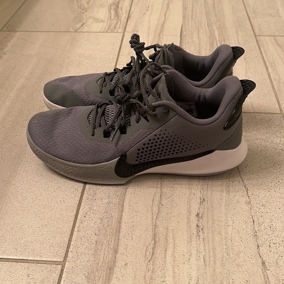 newest kobe basketball shoes